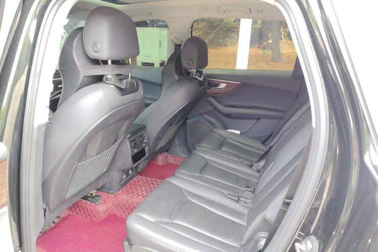 Used Audi Q7 2023 55 TFSI quattro S line Sport Edition Left Rear Seat