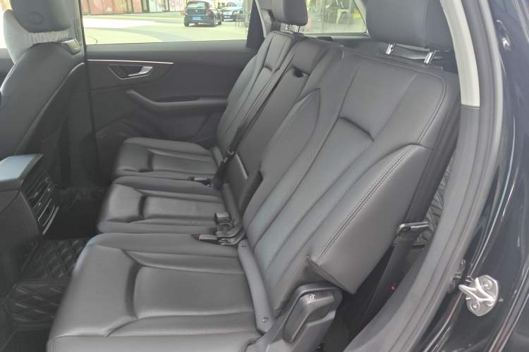 Used Audi Q7 2023 45 TFSI quattro S line Sport model Left Rear Seat
