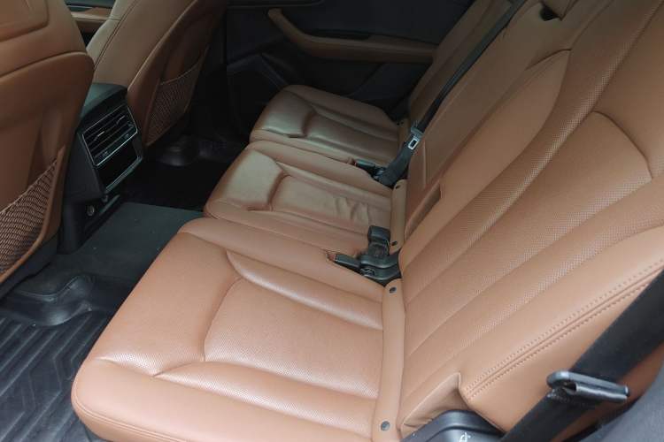 Used Audi Q7 2023 55 TFSI quattro S line Sport Edition Left Rear Seat
