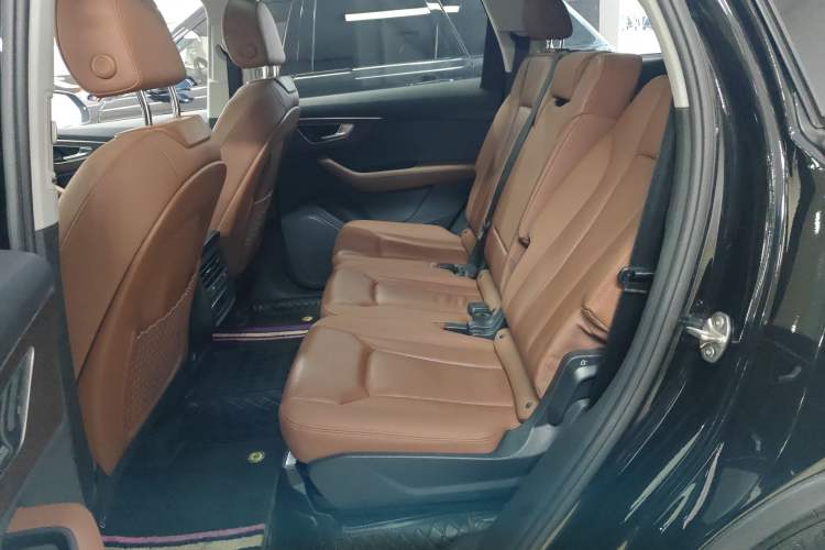 Used Audi Q7 2023 45 TFSI quattro S line Sport model Left Rear Seat
