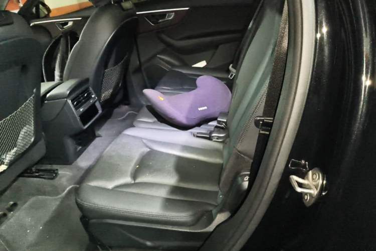 Used Audi Q7 2023 55 TFSI quattro S line Sport Edition Left Rear Seat