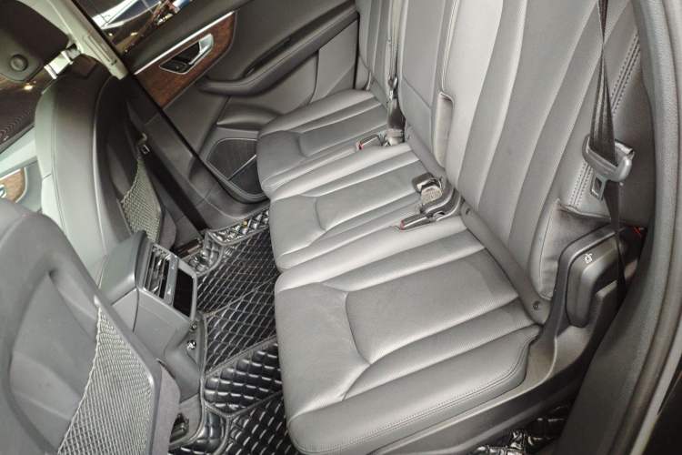Used Audi Q7 2023 55 TFSI quattro S line Sport Edition Left Rear Seat