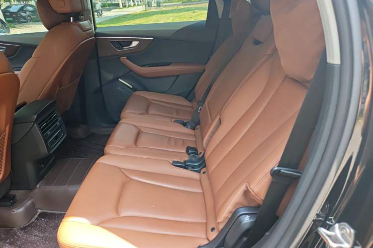 Used Audi Q7 2023 45 TFSI quattro S line Sport model Left Rear Seat