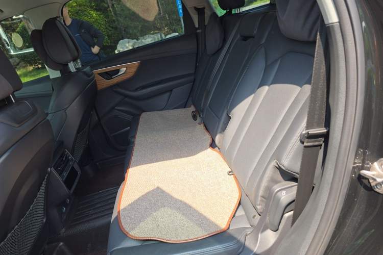 Used Audi Q7 2023 55 TFSI quattro S Prestige Edition Left Rear Seat