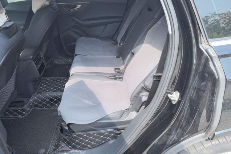 Used Audi Q7 2023 55 TFSI quattro S line Sport Edition Left Rear Seat