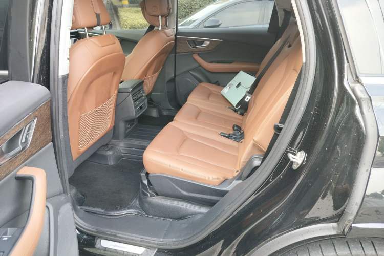 Used Audi Q7 2023 45 TFSI quattro S line Sport model Left Rear Seat