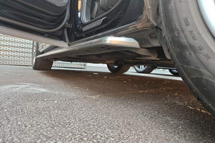Used Audi Q7 2023 45 TFSI quattro S line Sport model Left Side Sill