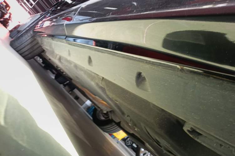 Used Audi Q7 2023 45 TFSI quattro S line Sport model Left Side Sill