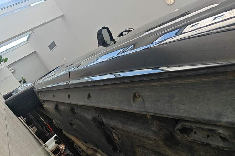 Used Audi Q7 2023 55 TFSI quattro S line Sport Edition Left Side Sill