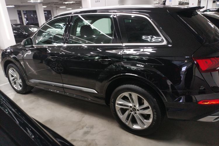 Used Audi Q7 2023 45 TFSI quattro S line Sport model Left Side
