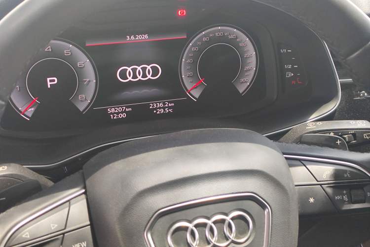 Used Audi Q7 2023 55 TFSI quattro S line Sport Edition Odometer Close Up