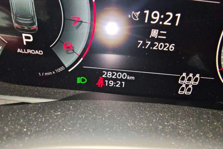 Used Audi Q7 2023 55 TFSI quattro S line Sport Edition Odometer Close Up