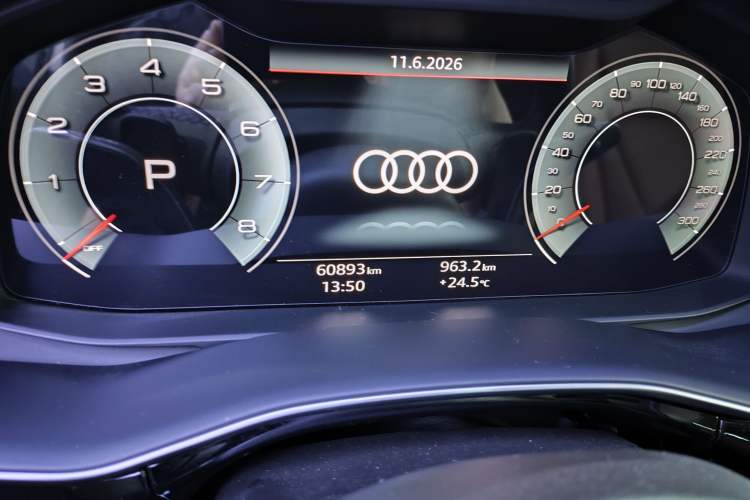 Used Audi Q7 2023 55 TFSI quattro S line Sport Edition Odometer Close Up