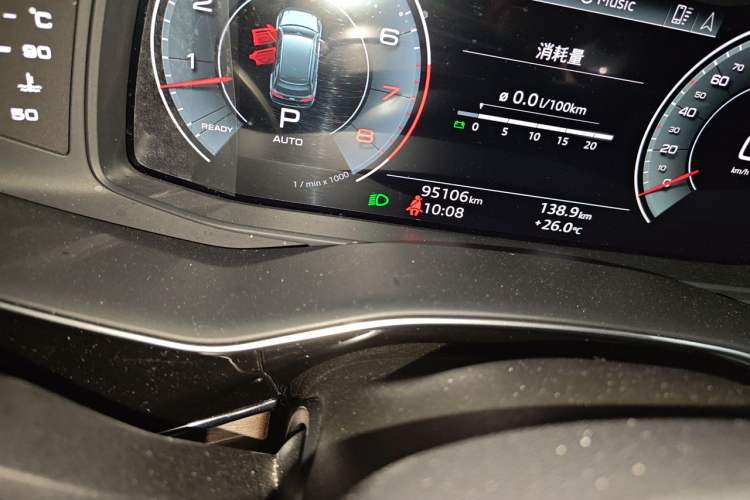 Used Audi Q7 2023 55 TFSI quattro S line Sport Edition Odometer Close Up