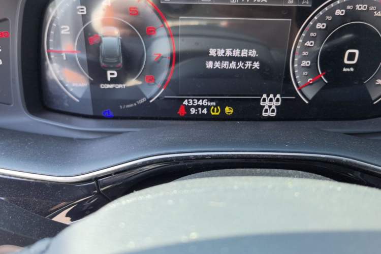 Used Audi Q7 2023 55 TFSI quattro S line Sport Edition Odometer Close Up