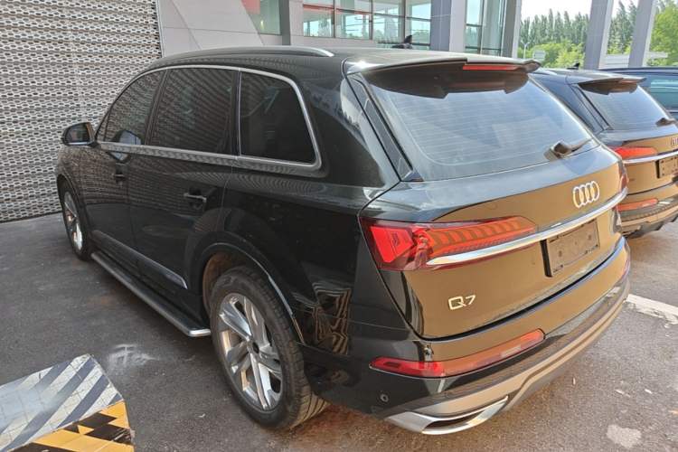 Used Audi Q7 2023 45 TFSI quattro S line Sport model Rear Left 45 Deg