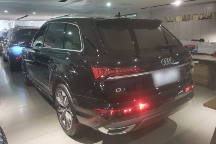 Used Audi Q7 2023 55 TFSI quattro S line Sport Edition Rear Left 45 Deg