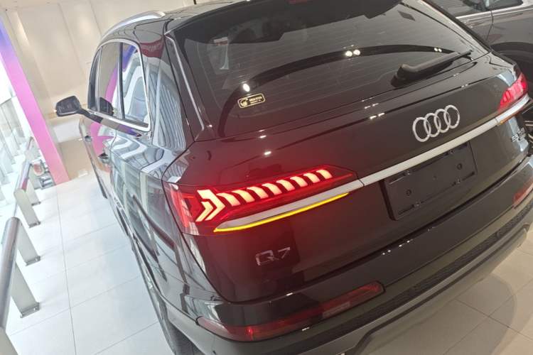 Used Audi Q7 2023 55 TFSI quattro S line Sport Edition Rear Left 45 Deg