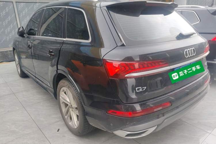 Used Audi Q7 2023 45 TFSI quattro S line Sport model Rear Left 45 Deg