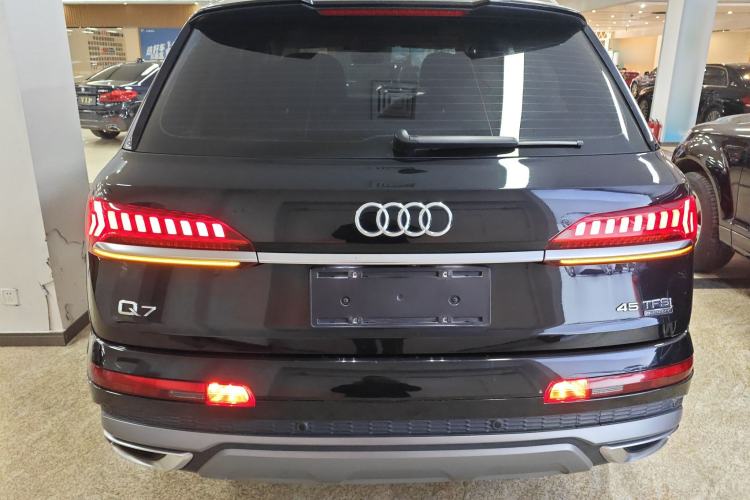 Used Audi Q7 2023 45 TFSI quattro S line Sport model Rear