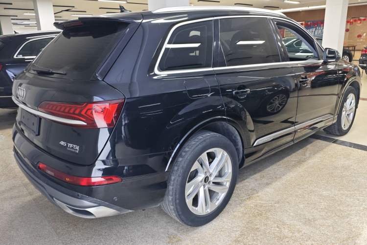 Used Audi Q7 2023 45 TFSI quattro S line Sport model Rear Right 45 Deg