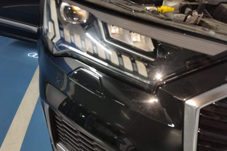 Used Audi Q7 2023 55 TFSI quattro S line Sport Edition Right Front Headlight