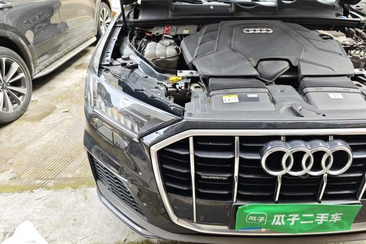 Used Audi Q7 2023 55 TFSI quattro S line Sport Edition Right Front Headlight