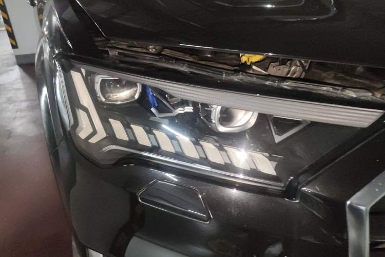 Used Audi Q7 2023 55 TFSI quattro S Prestige Edition Right Front Headlight