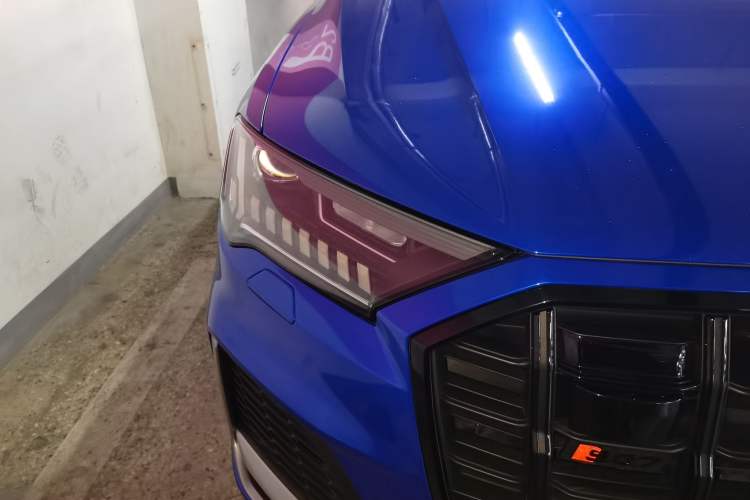 Used Audi Q7 2023 45 TFSI quattro S line Sport model Right Front Headlight