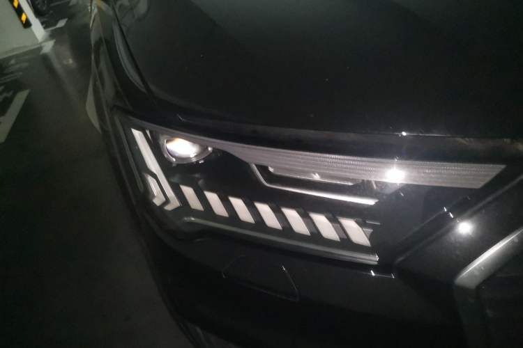 Used Audi Q7 2023 55 TFSI quattro S line Sport Edition Right Front Headlight