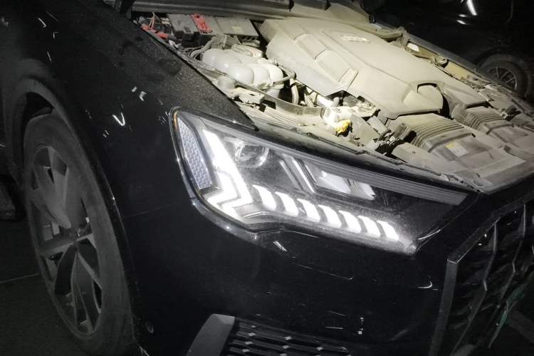 Used Audi Q7 2023 55 TFSI quattro S line Sport Edition Right Front Headlight
