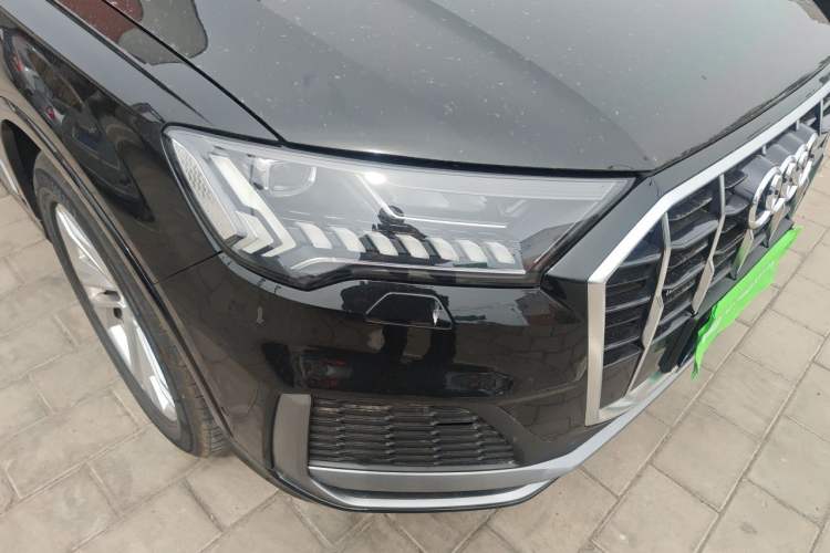 Used Audi Q7  Right Front Headlight