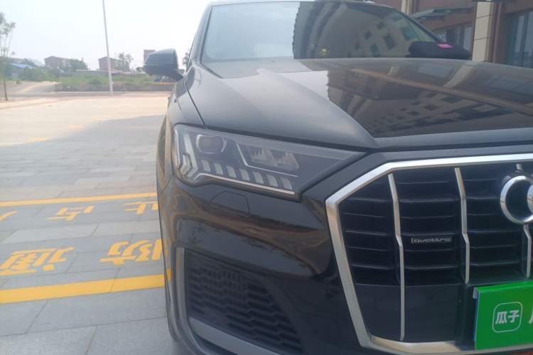 Used Audi Q7 2023 55 TFSI quattro S line Sport Edition Right Front Headlight