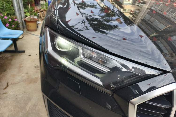 Used Audi Q7 2023 55 TFSI quattro S line Sport Edition Right Front Headlight