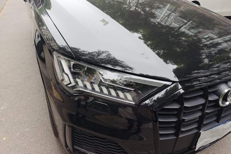 Used Audi Q7 2023 55 TFSI quattro S line Sport Edition Right Front Headlight