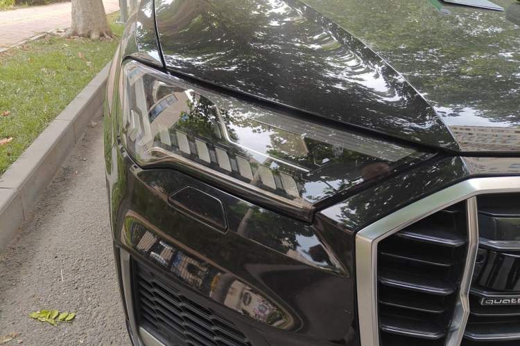 Used Audi Q7 2023 55 TFSI quattro S line Sport Edition Right Front Headlight