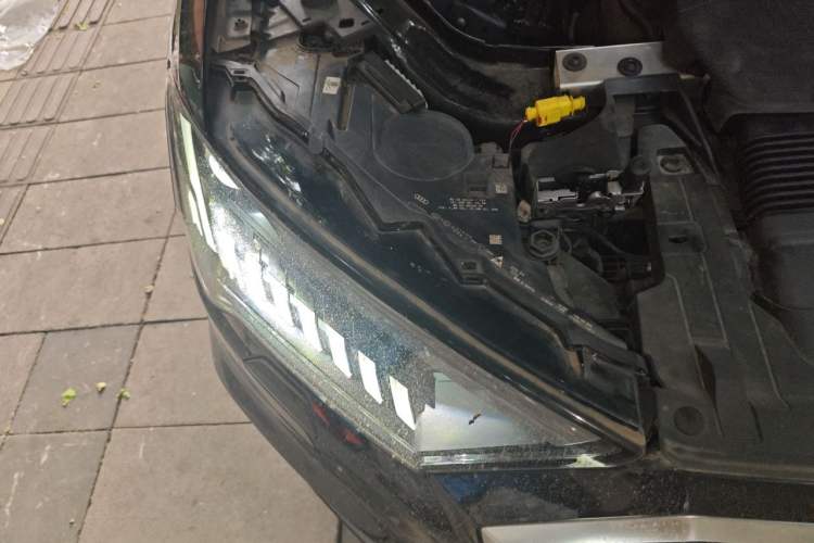 Used Audi Q7 2023 45 TFSI quattro S line Sport model Right Front Headlight