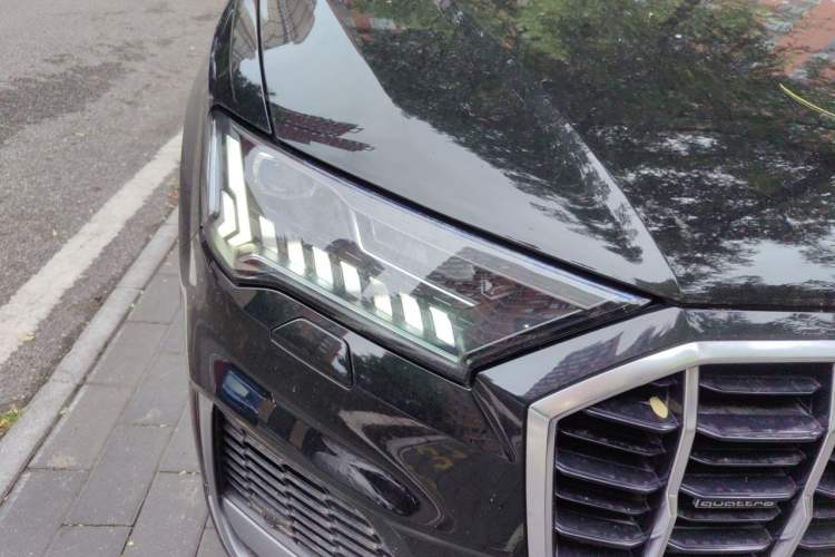 Used Audi Q7 2023 55 TFSI quattro S line Sport Edition Right Front Headlight