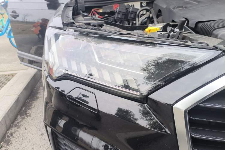 Used Audi Q7 2023 45 TFSI quattro S line Sport model Right Front Headlight