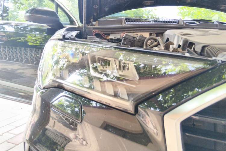 Used Audi Q7 2023 45 TFSI quattro S line Sport model Right Front Headlight