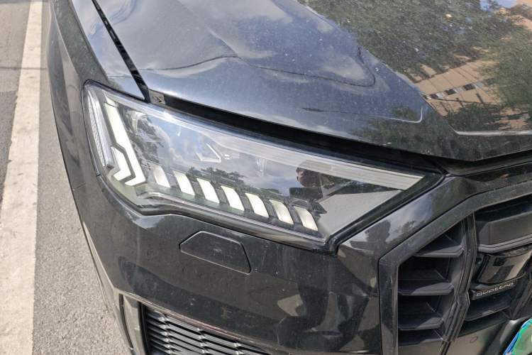 Used Audi Q7 2023 55 TFSI quattro S Prestige Edition Right Front Headlight