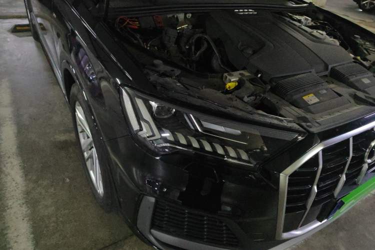 Used Audi Q7 2023 45 TFSI quattro S line Sport model Right Front Headlight