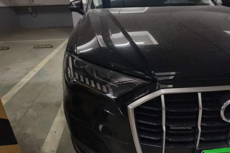 Used Audi Q7 2023 45 TFSI quattro S line Sport model Right Front Headlight