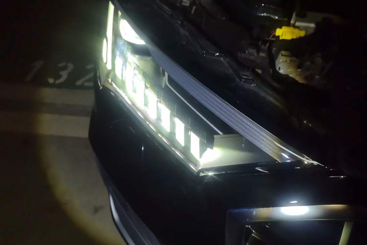 Used Audi Q7 2023 55 TFSI quattro S line Sport Edition Right Front Headlight