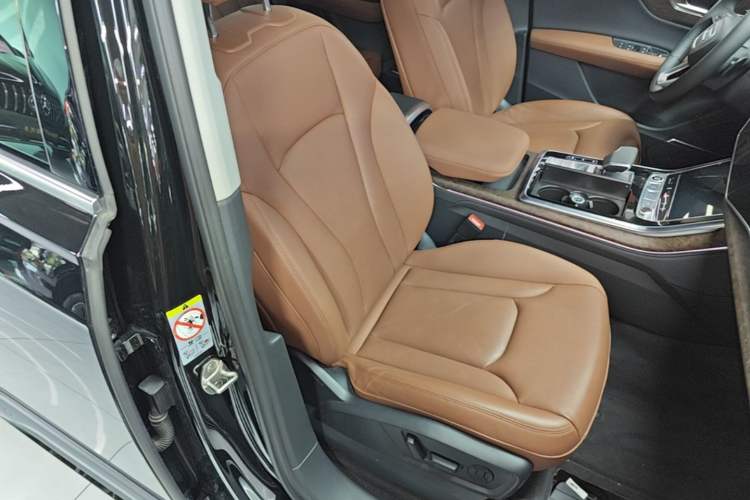 Used Audi Q7 2023 55 TFSI quattro S line Sport Edition Right Front Seat