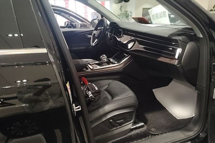Used Audi Q7 2023 55 TFSI quattro S line Sport Edition Right Front Seat