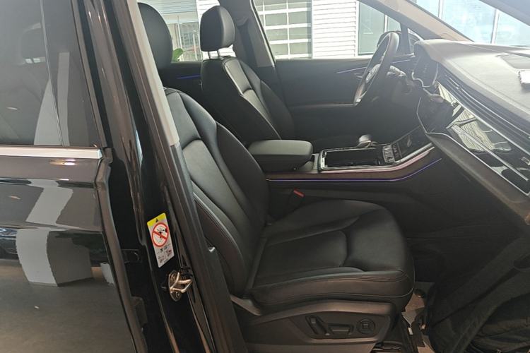 Used Audi Q7 2023 55 TFSI quattro S line Sport Edition Right Front Seat
