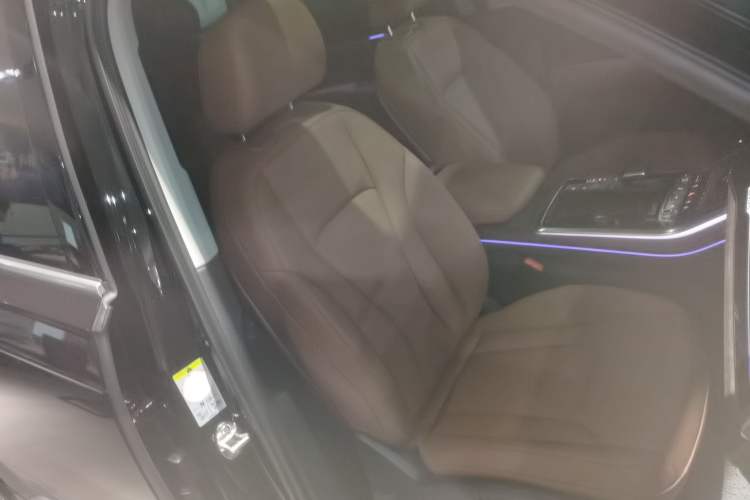 Used Audi Q7 2023 55 TFSI quattro S line Sport Edition Right Front Seat