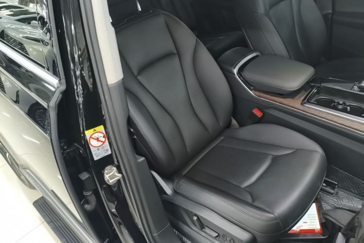 Used Audi Q7 2023 55 TFSI quattro S line Sport Edition Right Front Seat