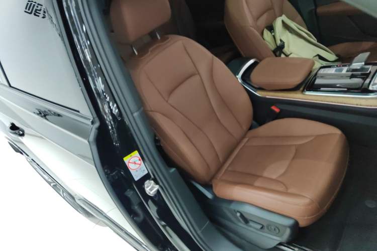 Used Audi Q7 2023 55 TFSI quattro S line Ice and Snow Sports Edition Right Front Seat